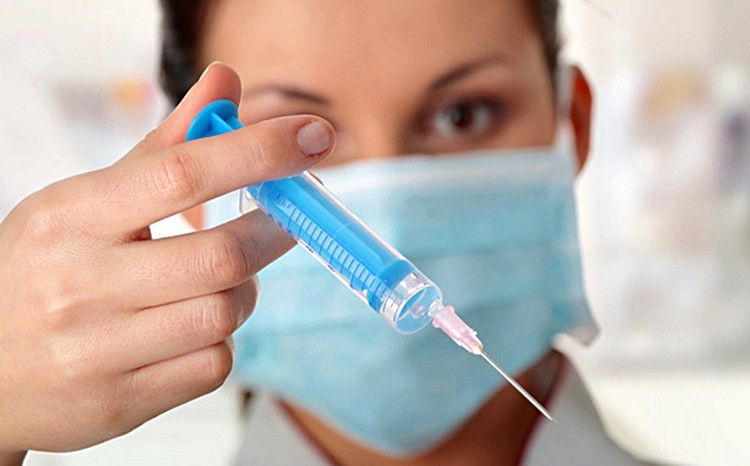 Védőoltásokat tesz ingyenessé a kormány