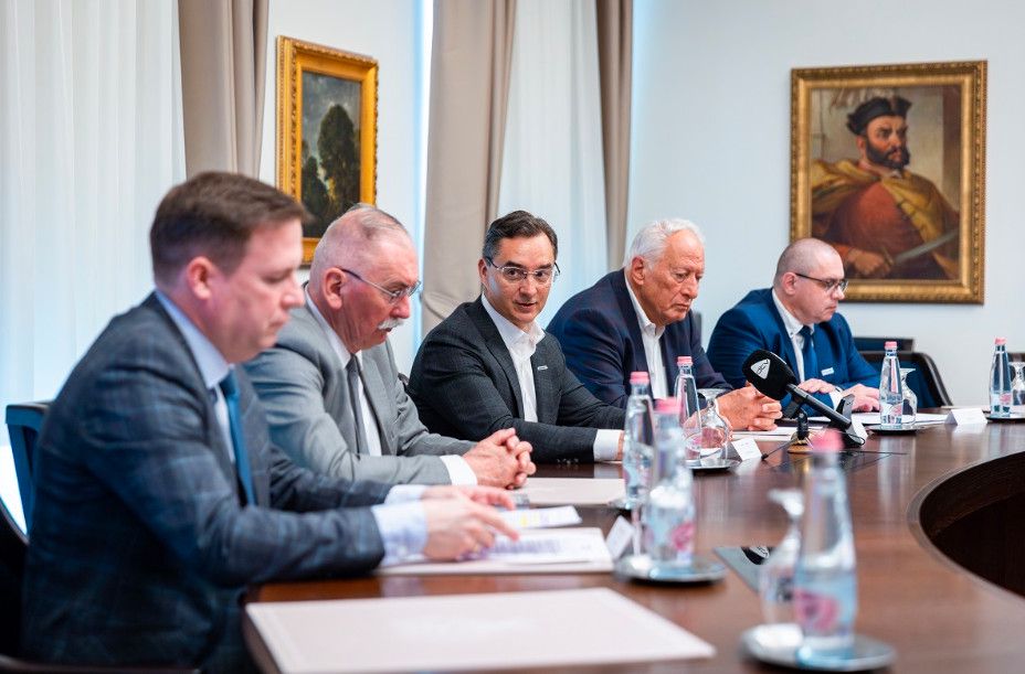 Diákok kapják Debrecen báljának bevételét Diákok kapják Debrecen báljának bevételét