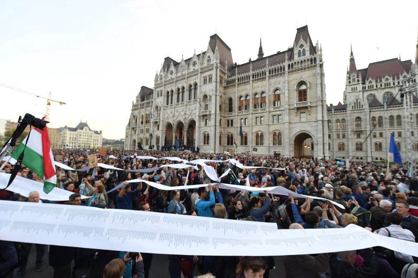 Így tüntettek Budapesten a CEU mellett!