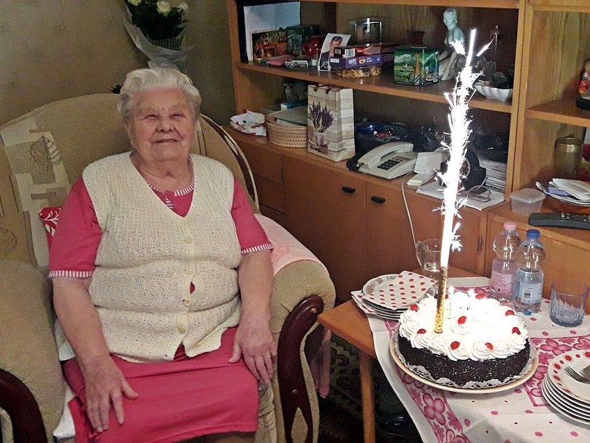 103 évesen olyan formában van Rózsika néni, hogy ihaj!
