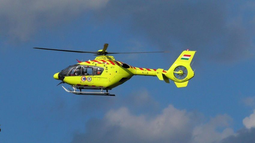 Mentőhelikopter érkezett a Mezőpeterd közeli balesethez