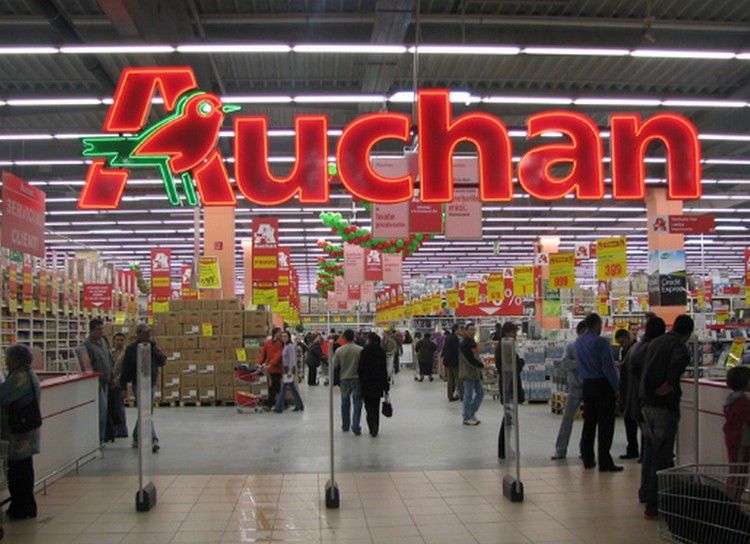 Jelentősen emeli a béreket az Auchan