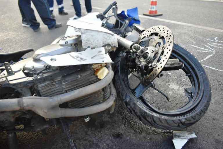 Maradandó fogyatékosságot okozott a motorosnak a debreceni sofőr