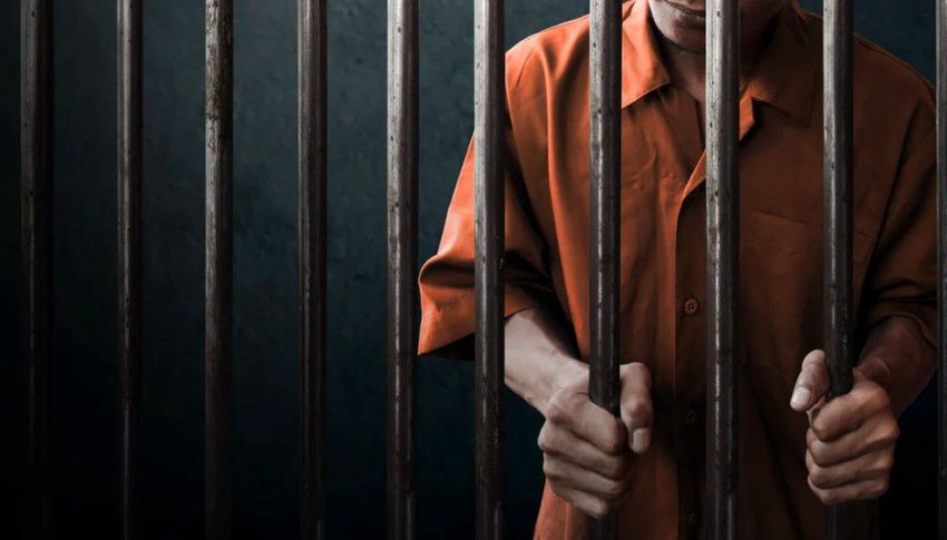 A kormány leállítja a börtönviszonyok miatti kifizetéseket