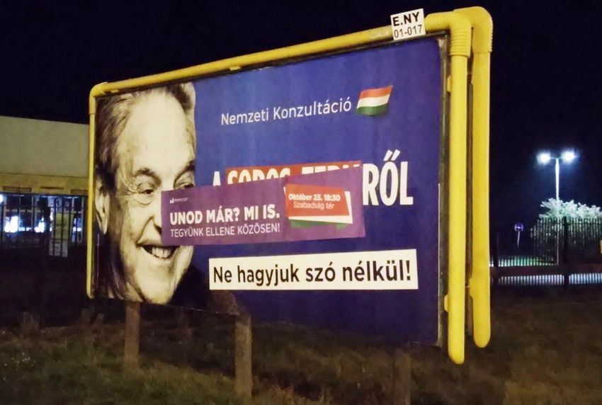 Soros-plakátokat ragasztottak Nyíregyházán