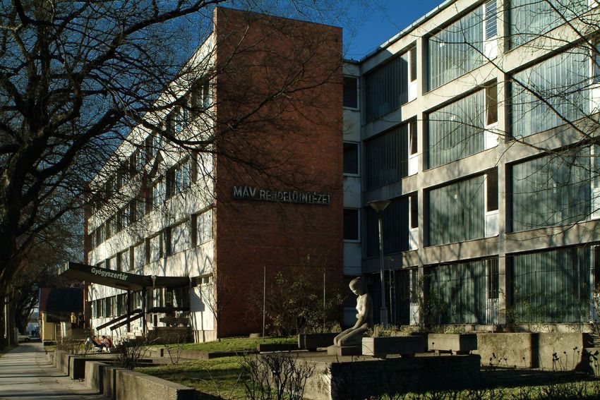 Belső felújításokon eshet át a debreceni MÁV Rendelőintézet