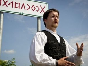 Izraeli zászlót égetett a volt jobbikos, ugrik a mentelmi joga