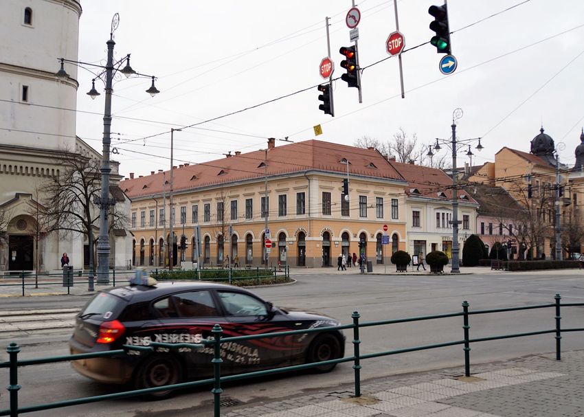 Debreceni egyirányúsítás: 80 ezer forintba is fájhat, ha elbambul