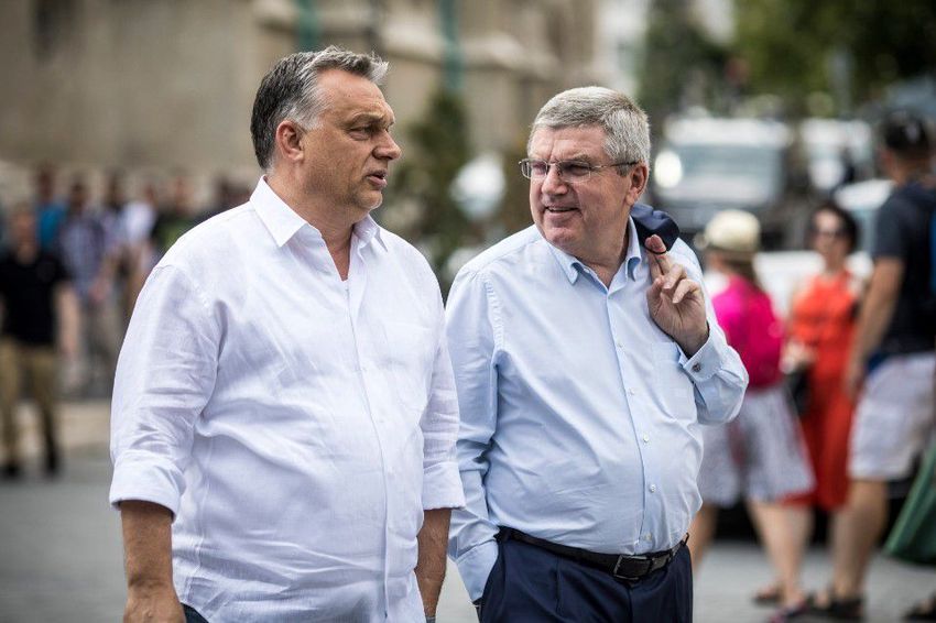 Orbán Viktor nagy emberrel korzózott a budai Várban