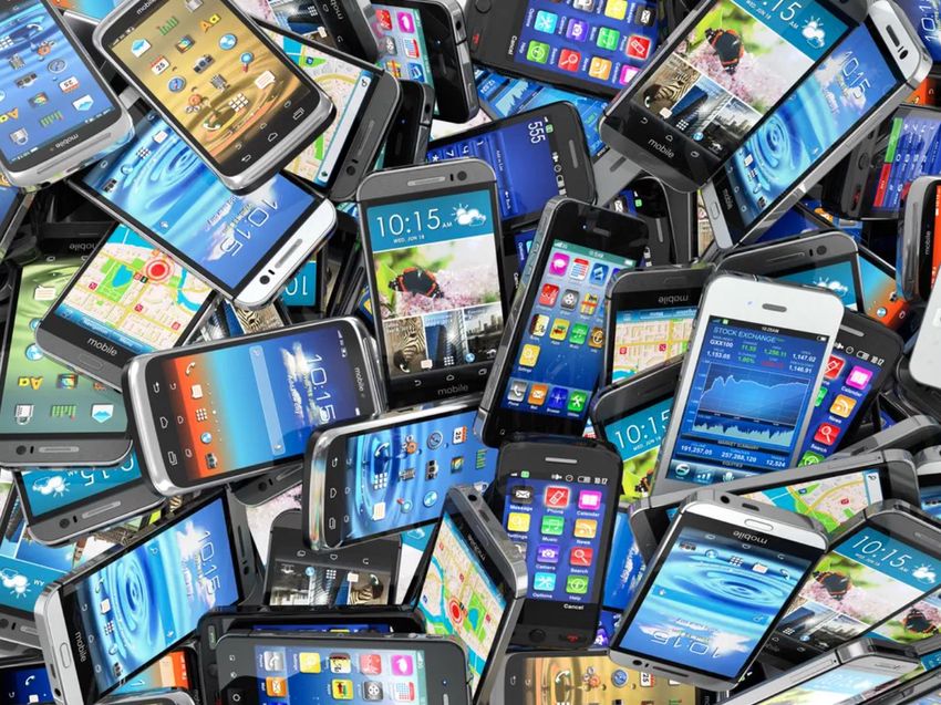 Különös ügy Nyírbátorban: 200 millióért rendelt telefonokat