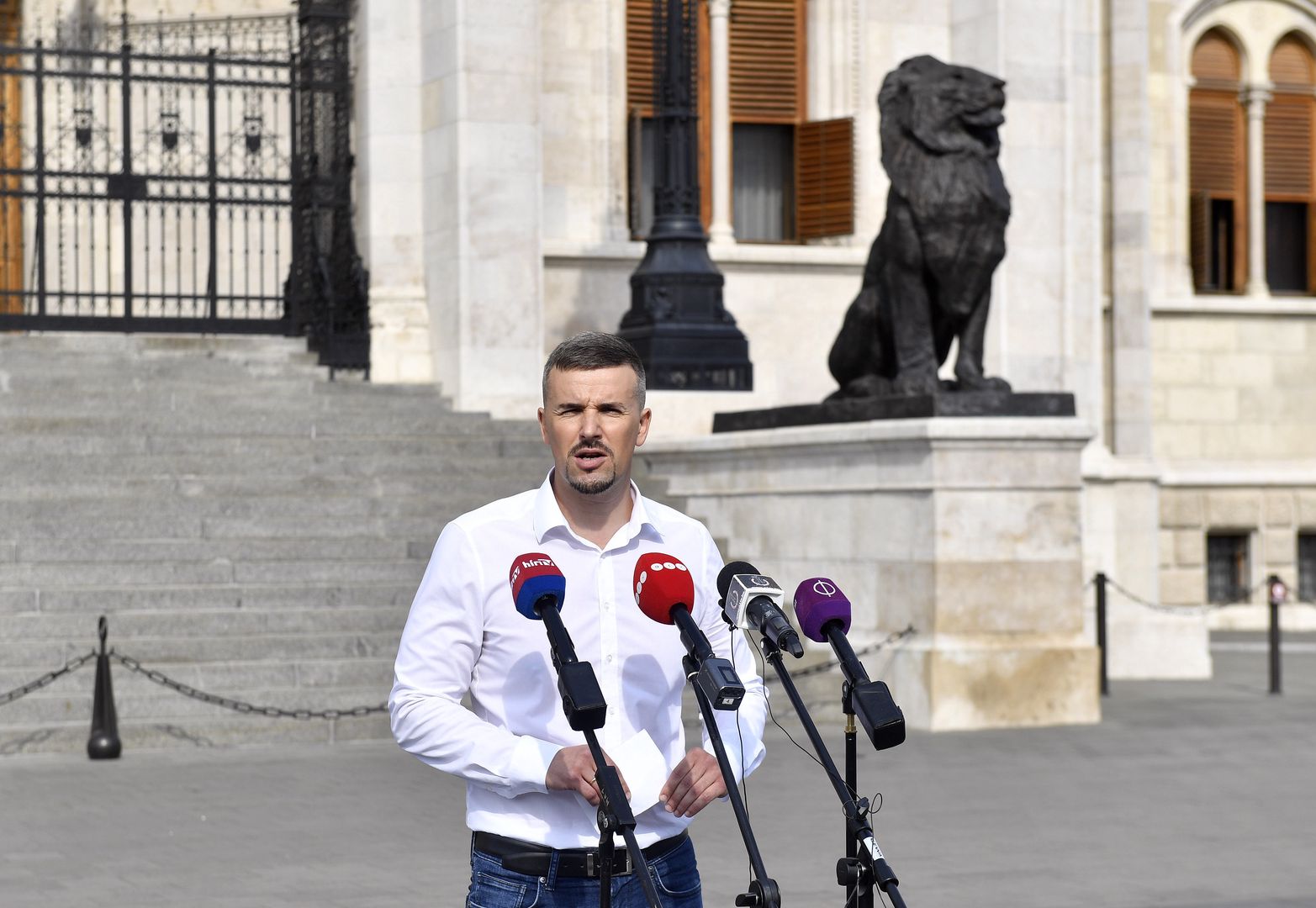 A Jobbik ígéri, a tisztesség csendőrei lesznek