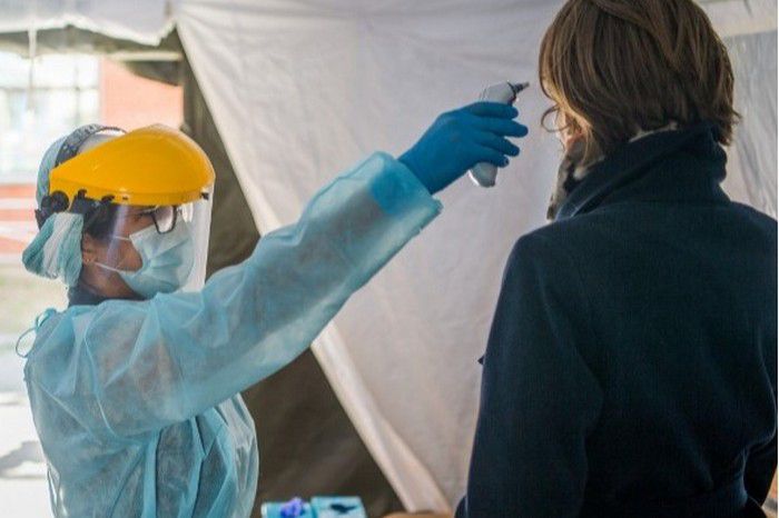 Sürgős felhívás: önkénteseket keresnek a koronavírus elleni harchoz!
