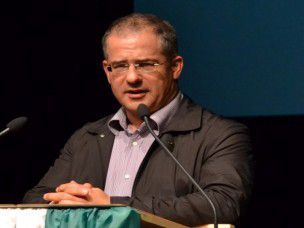 Kósa Lajos nagy licitháborúkat nyert
