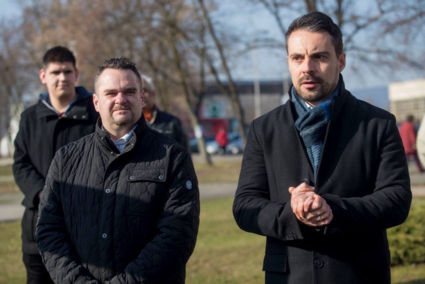 Most cigányozik vagy falusizik a Jobbik képviselője?