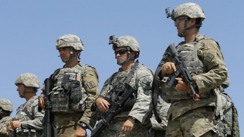 Amerikai harcjárművek és katonák érkeznek Magyarországra
