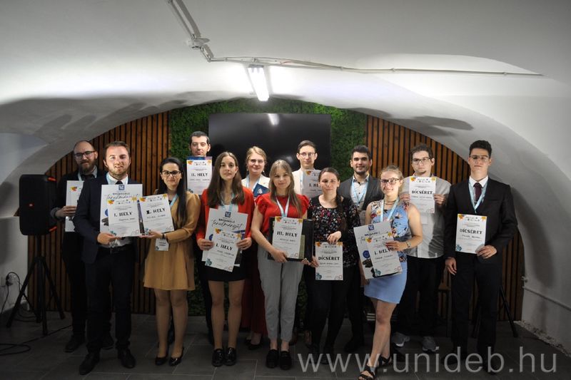 Debreceni hallgató nyerte a nagyváradi konferencia fődíját