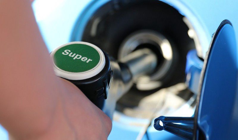 Vádemelés lett száz liter benzin ára