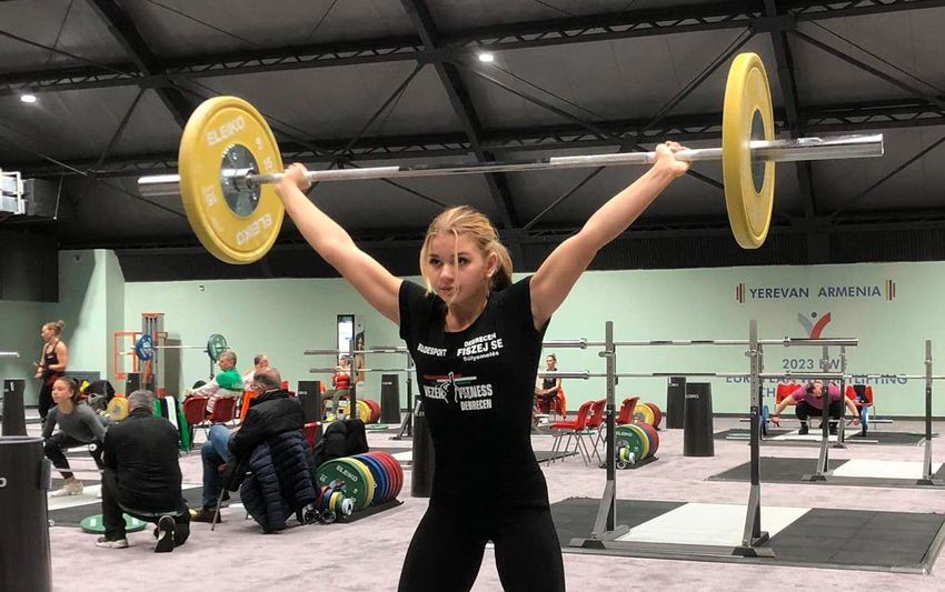 Megérkezett Jerevánba a debreceni tini, és minden tökéletes