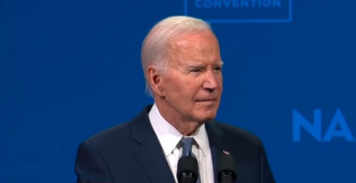 Joe Biden visszalépett; Kamala Harrist támogatja