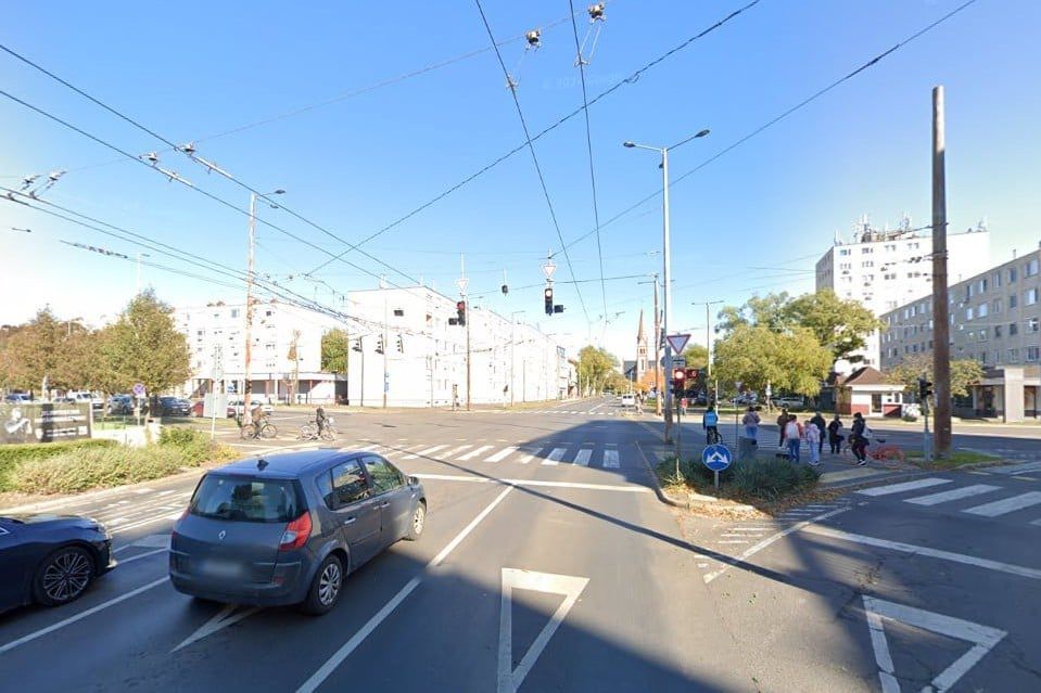 Baleset a forgalmas debreceni kereszteződésben Baleset a forgalmas debreceni kereszteződésben