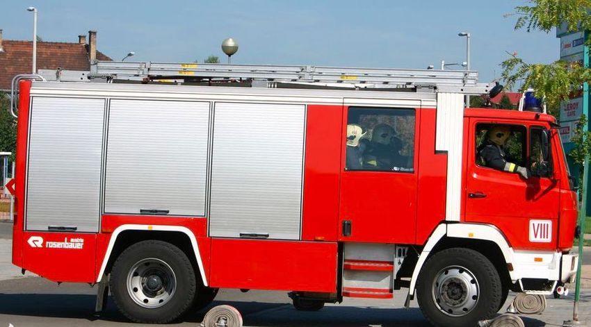 A Debreceni Egyetem egyik kollégiumához igyekeztek a tűzoltók