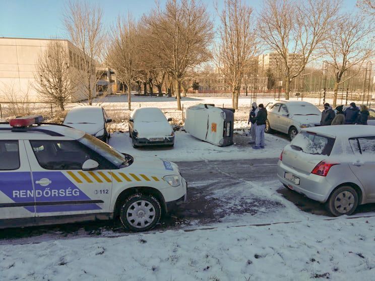 Az utóbbi idők legfurcsább parkolása Debrecenben