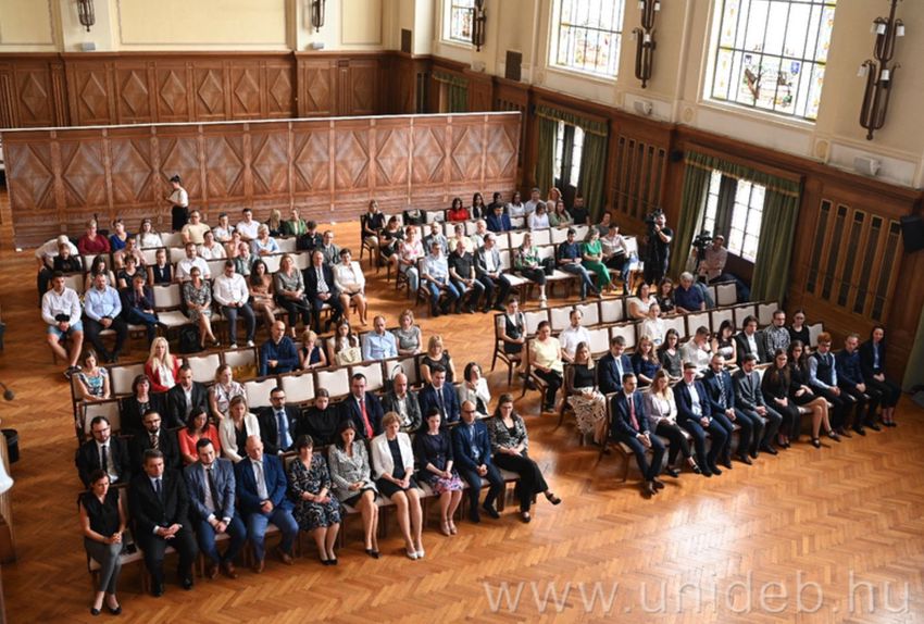 Dupla juttatás a Debreceni Egyetem példaképeinek