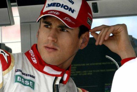 Schumacher csak a 10. helyen kullog